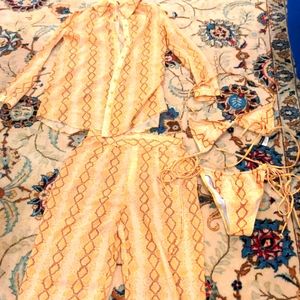 Super cool pretty little thing set. Perfect for summer.